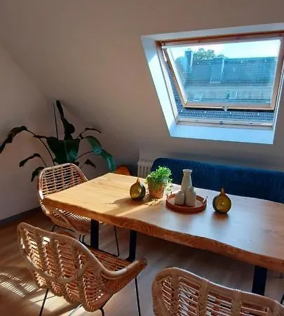 Ruesternsuite, Naehe Rue & Messe, Museum Folkwang, Netflix