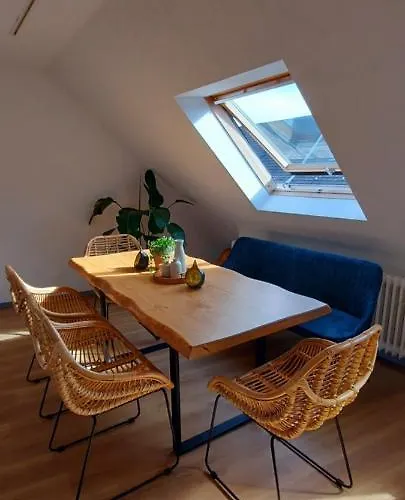 Ruesternsuite, Naehe Rue & Messe, Museum Folkwang, Netflix Essen