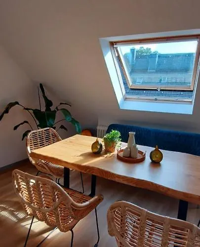 Ruesternsuite, Naehe Rue & Messe, Museum Folkwang, Netflix